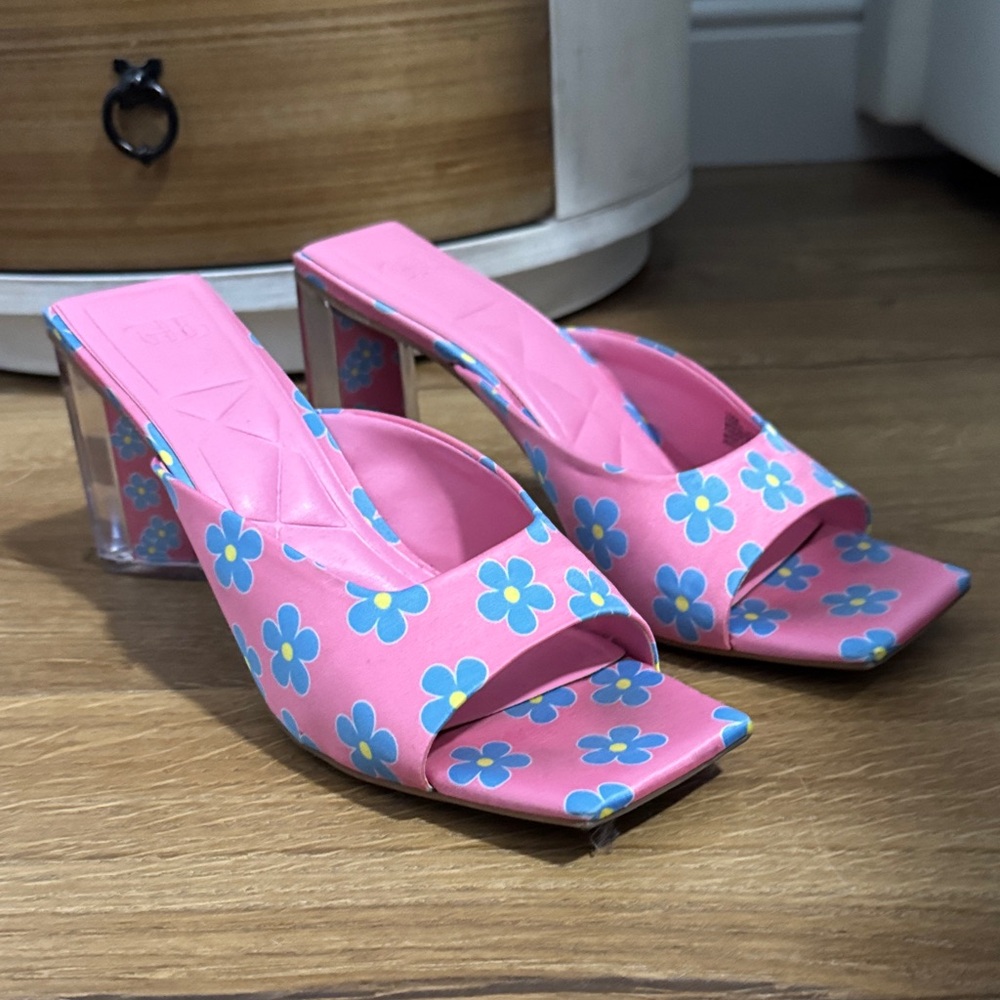 Gianni Bini Pink Floral Heels with Blue Accents